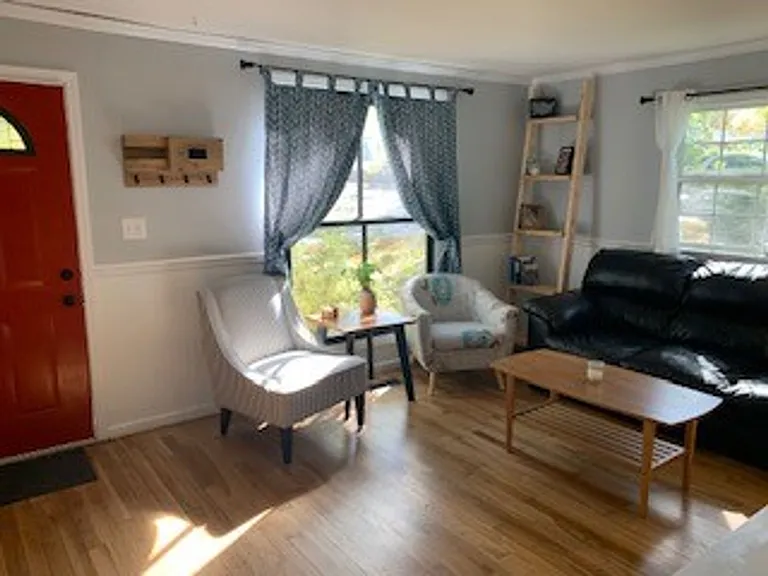 822 S Henderson St — Photo 3