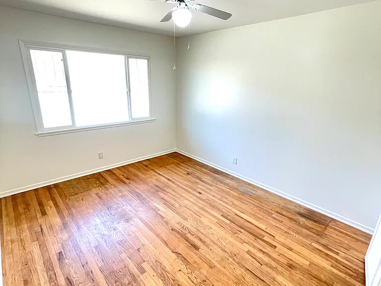 1045 Marvista Ave — Photo 21