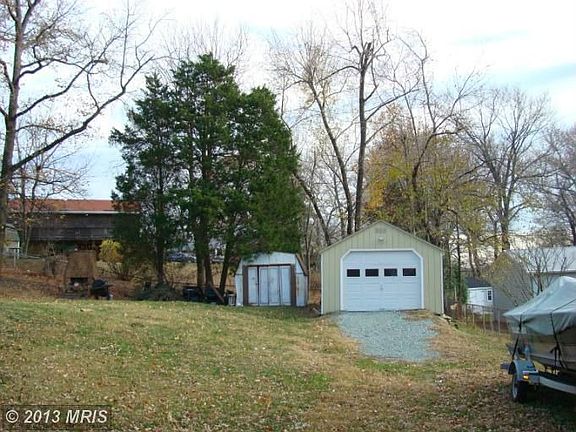 2nd image of 9507 Noble Dr