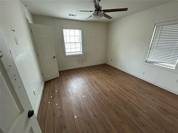 3rd image of 1801 Beecher St SW