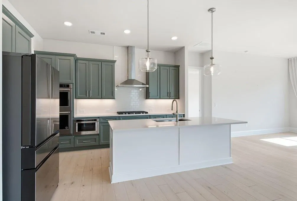 4 bed, 3.0 bath, 2775 sqft, $3,400 — Photo 3