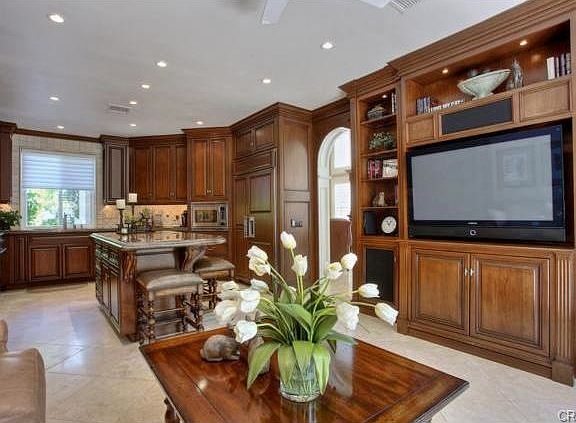 3rd image of 2468 McCoy Dr