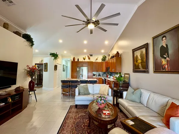 315 Coral Trace Ln, Delray Beach, FL 33445