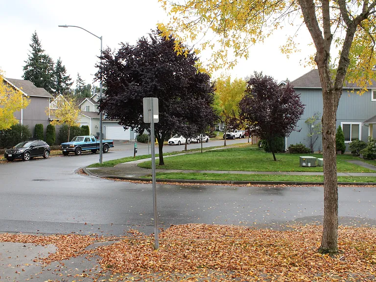 815 27th Ave SE — Photo 2