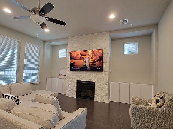4th image of 6901 Royal View Dr
