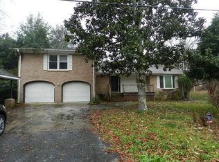 5813 E Lakeside Dr, Hanahan, SC 29410