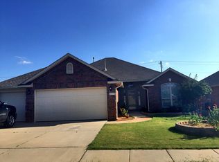 2644 SE 97th St, Moore, OK 73160