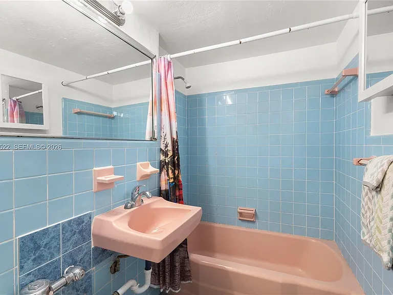 255 W 24th St #432 — Photo 11