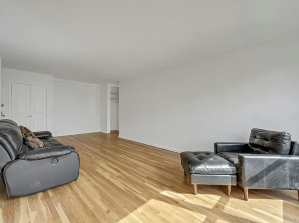 5730 Mosholu Avenue image 6 of 15