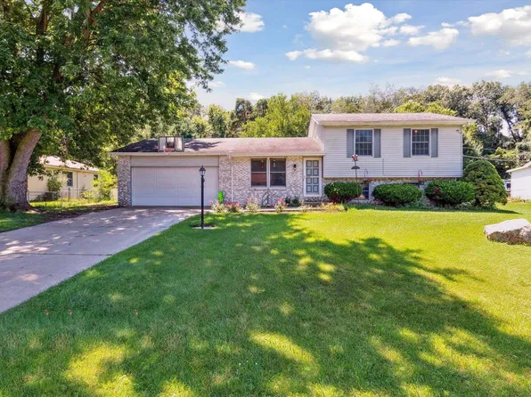22148 Hanover Dr, Bristol, IN 46507
