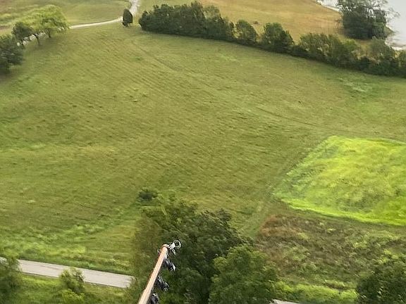 2nd image of 483 Hopewell Rd