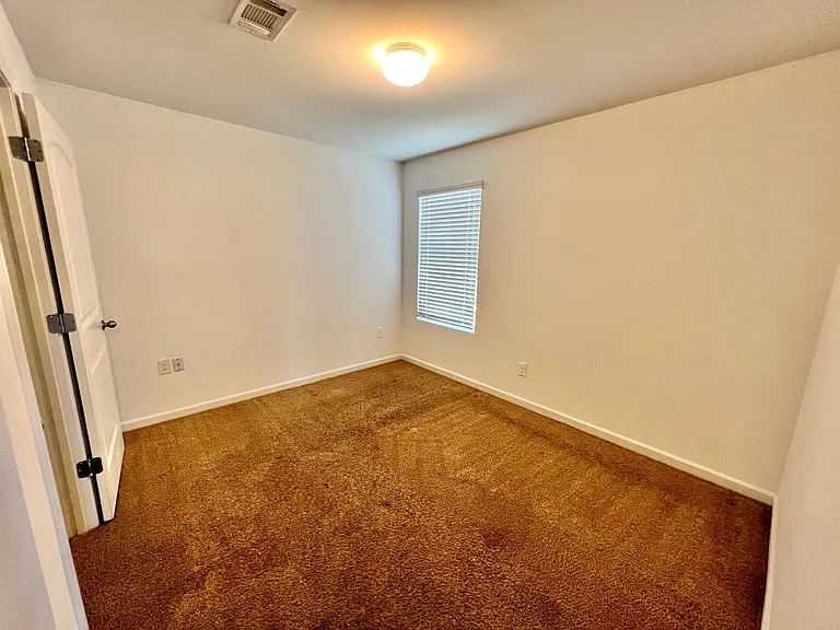 16406 Waterbury Ln — Photo 12