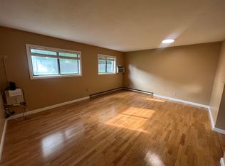 117 John St APT 2, Lincoln, RI 02865