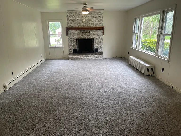 660 Stamp Dr — Photo 2