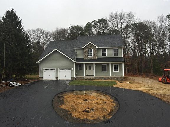 2nd image of 679 Bay Ave