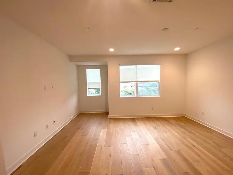 1427 Pullman Way — Photo 12