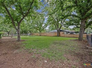 943 Field St, San Marcos, TX 78666