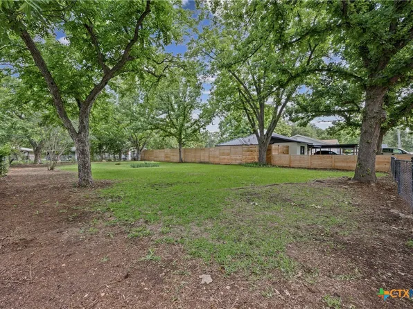 943 Field St, San Marcos, TX 78666