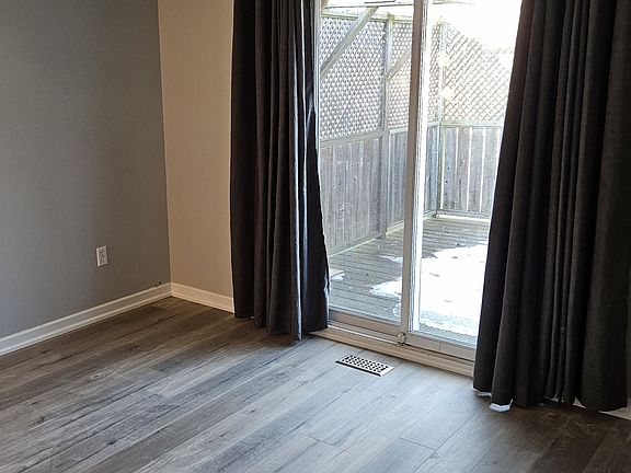4th image of 142 Guildwood Dr #2