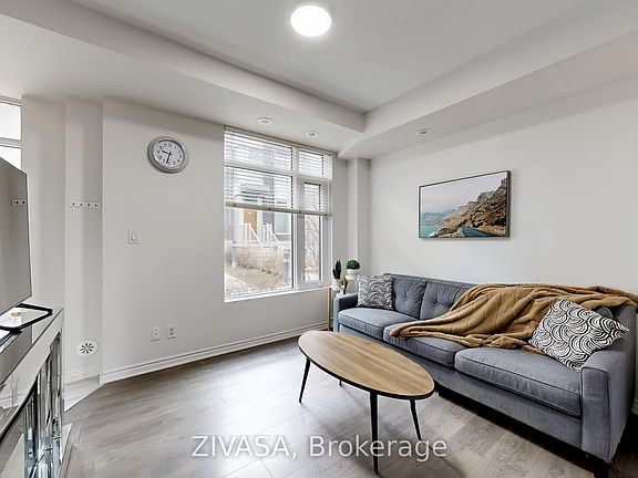 3rd image of 15 Applewood Ln #92