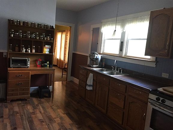 2nd image of 1903 Lincolnway W