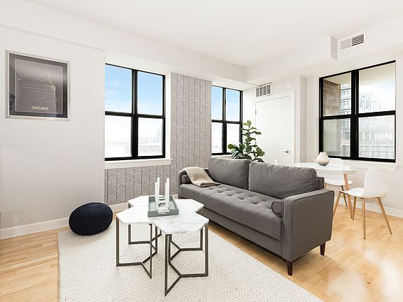 4th image of 451 W Huron St Unit 607