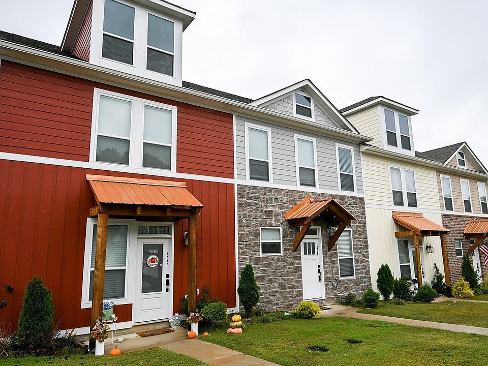 1st image of 1737 Arbor Hills Dr SE #1741