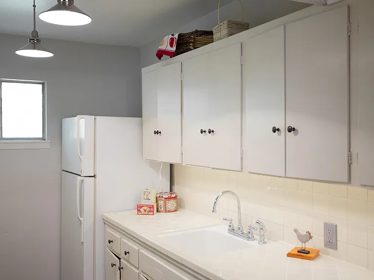 804 N Locust St — Photo 4