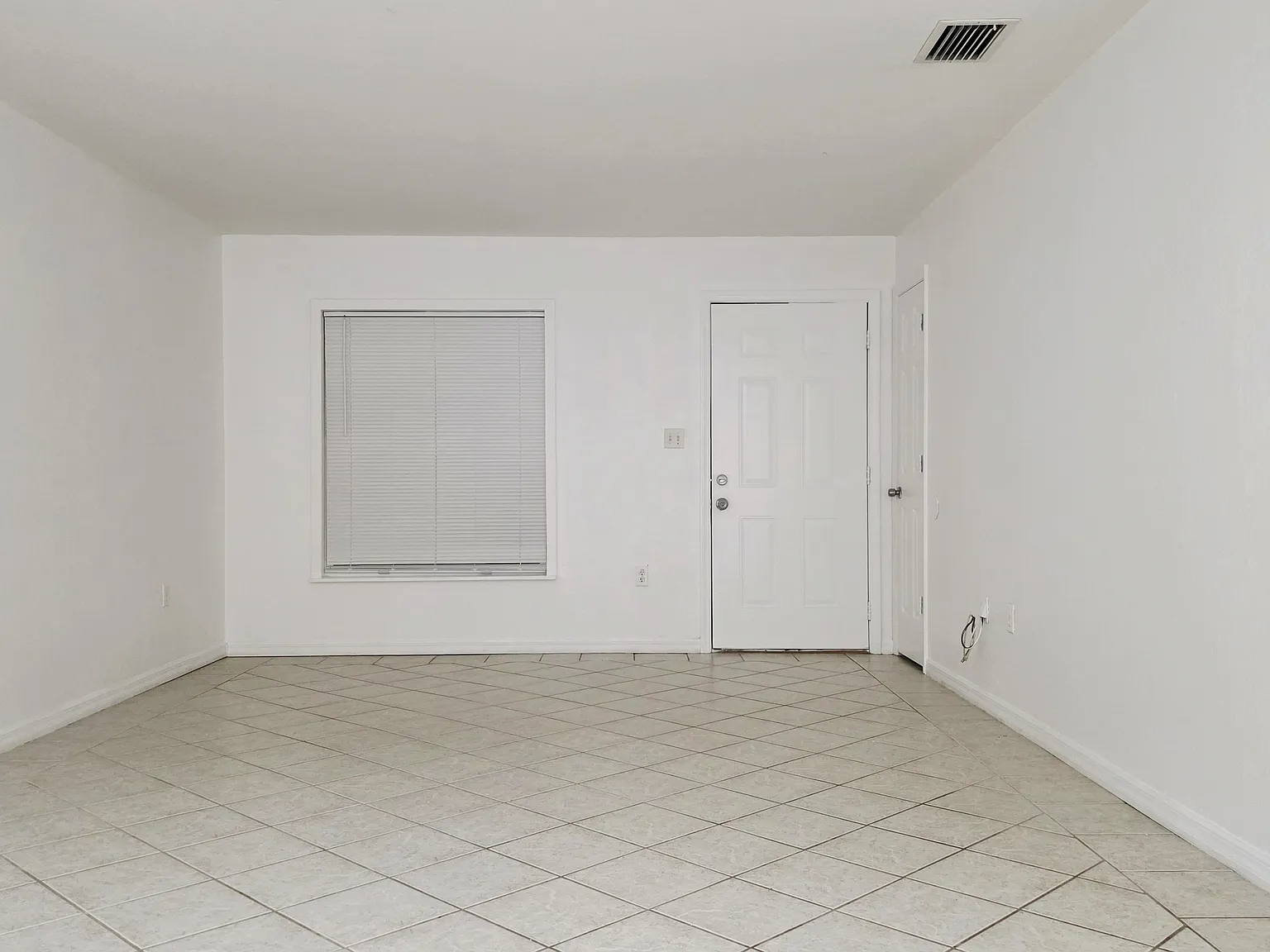 2 bed, 991 sqft, $1,275 — Photo 4