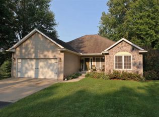 9110 Pineview Lake Dr, Linden, MI