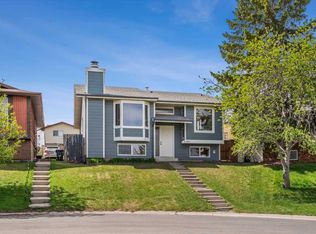 124 N Bergen Cres NW, Calgary, AB T3K 1J3