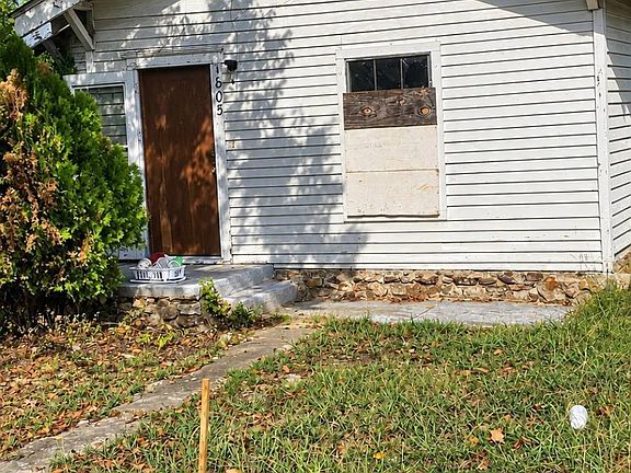 2nd image of 1805 Johnson St