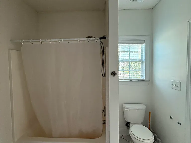 136 Roseine Dr — Photo 18
