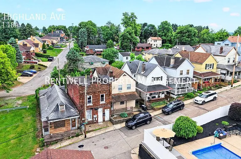 27 Highland Ave — Photo 35