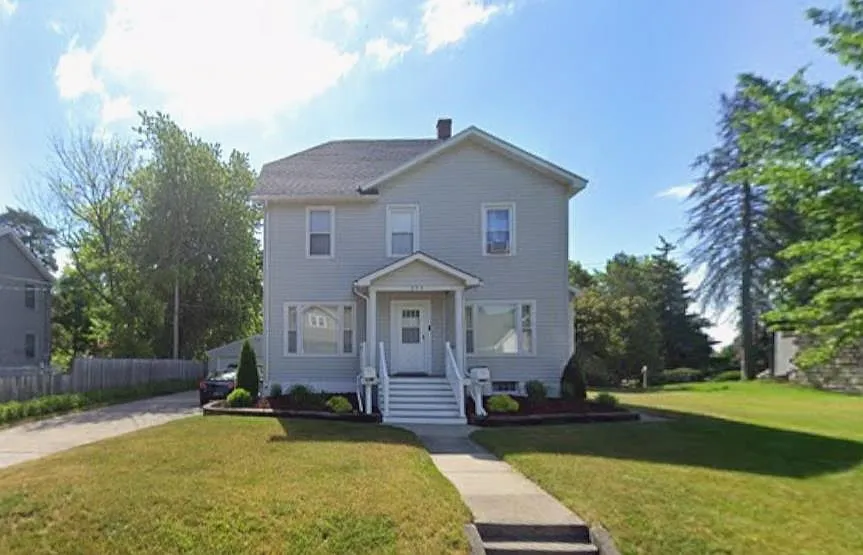 905 1/2 Germania St