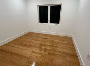 7617 162nd St, Flushing, NY 11366