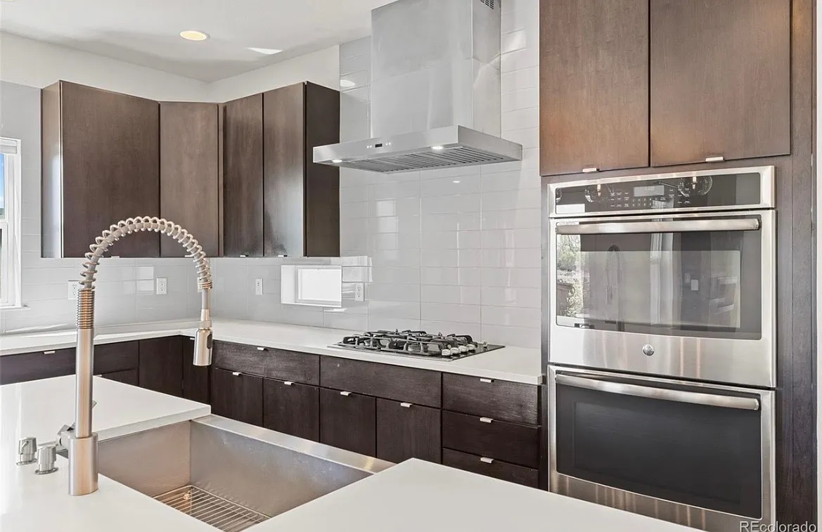 15224 W 49th Pl — Photo 4