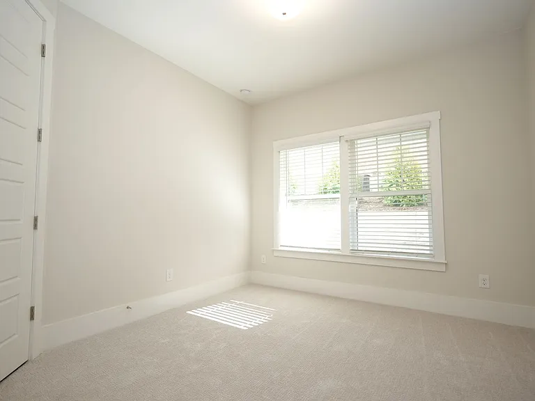 1405 Kenilworth Ave — Photo 22