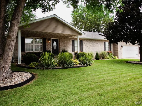 80 Raes Creek Dr, Granite City, IL 62040