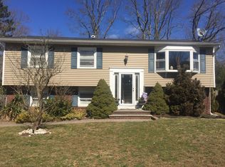 20 Andover Rd, Jackson, NJ 08527