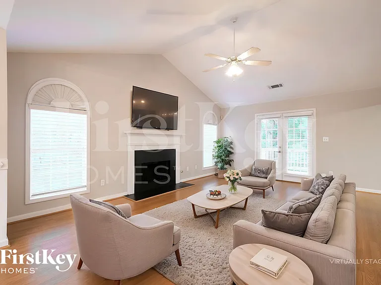 3810 Riversong Dr — Photo 4
