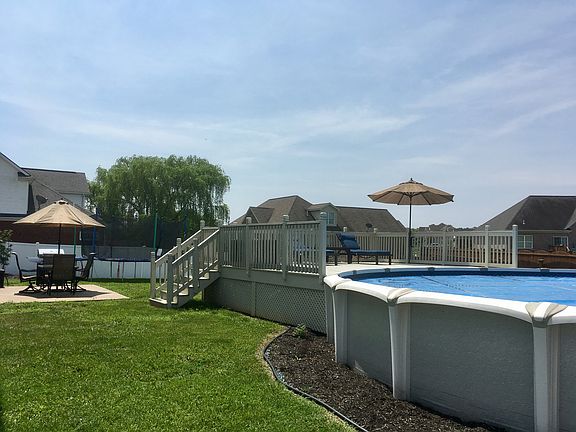 3rd image of 2941 Thornhill Dr