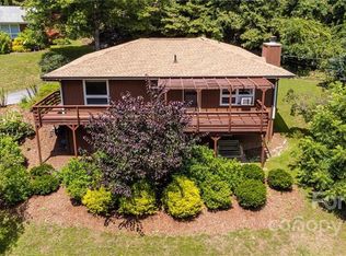 1555 Fox Run Rd, Waynesville, NC 28785