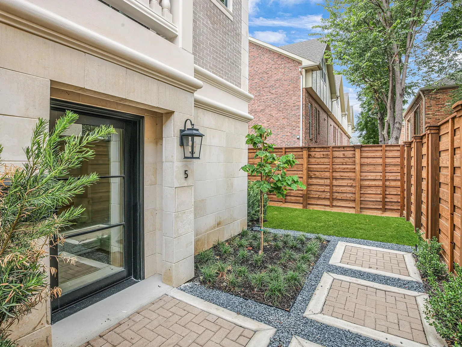 2 bed, 1771 sqft, $6,995 — Photo 3