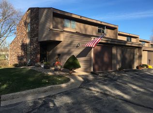 801 Stone Ridge Pl, Dubuque, IA 52001