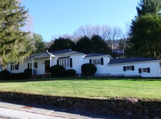 1437 Southview Dr, Bluefield, WV 24701