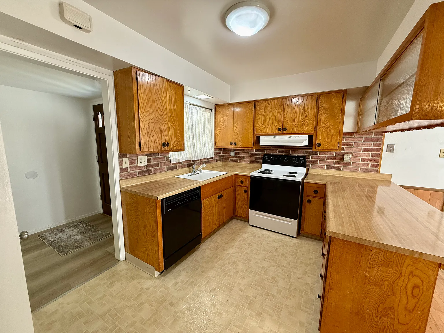 3 bed, 1282 sqft, $1,850 — Photo 3