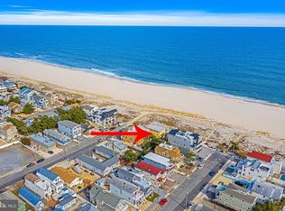 140 E 17th St, Ship Bottom, NJ 08008