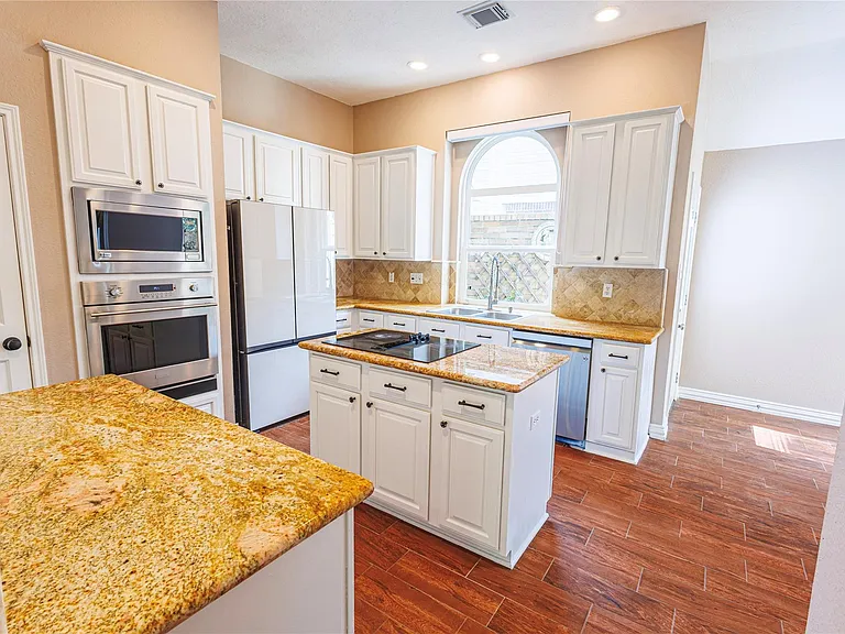 1247 Misty Lake Ct — Photo 9