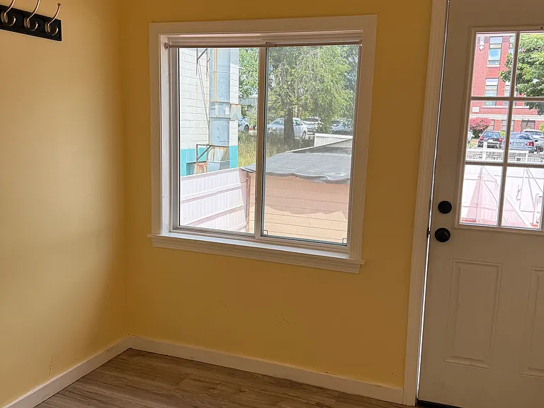 147 Morse St — Photo 6
